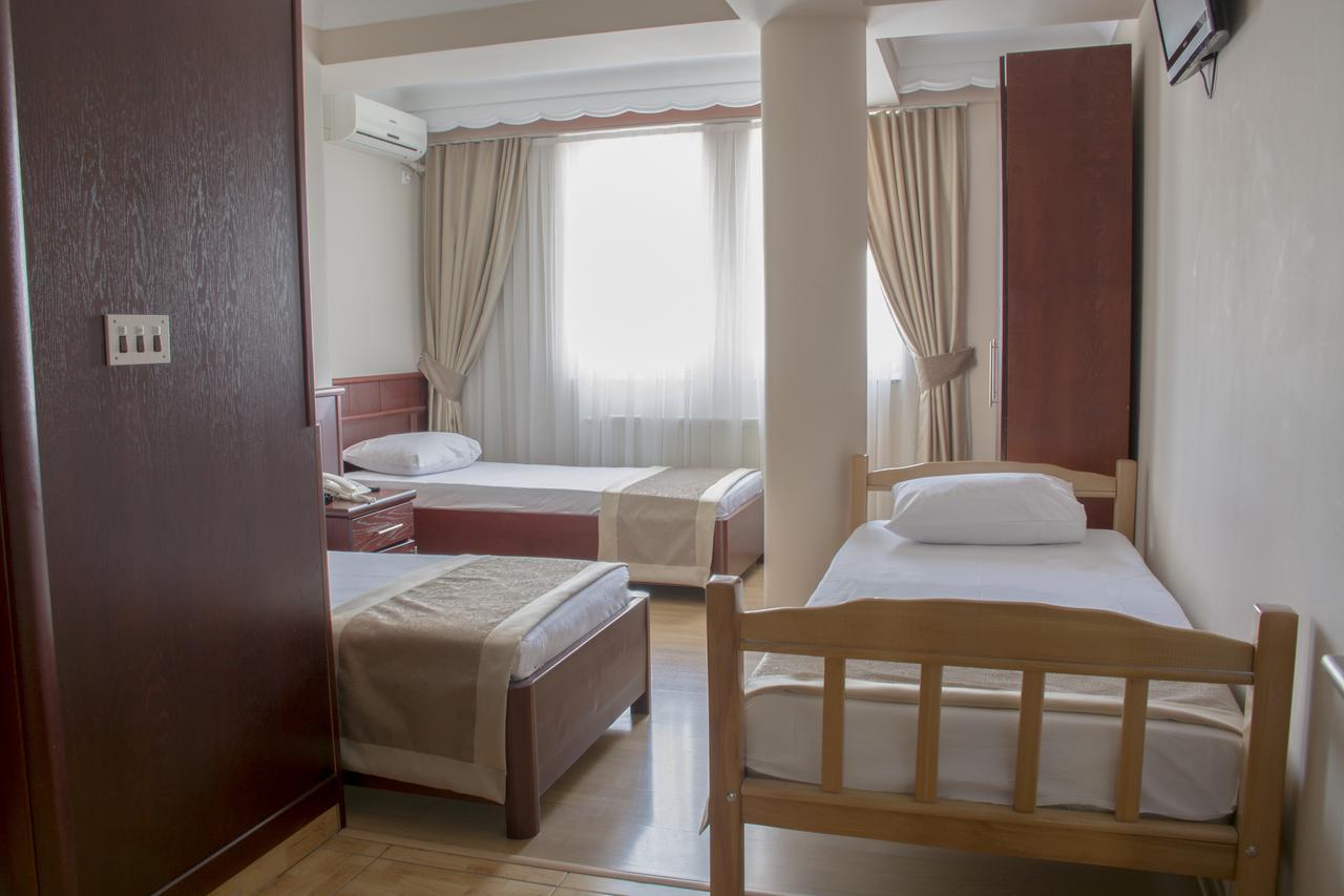 King Hotel Peje Exterior photo