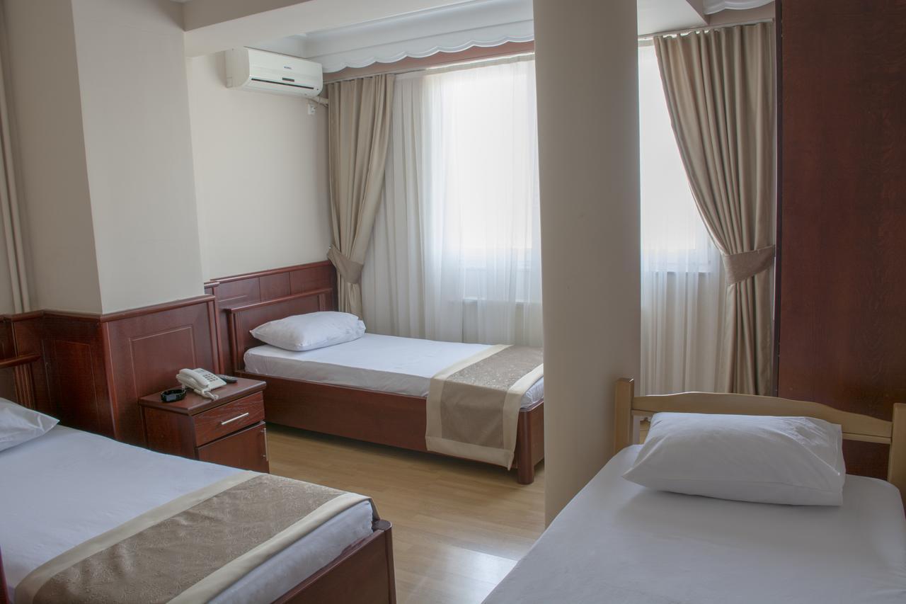 King Hotel Peje Exterior photo
